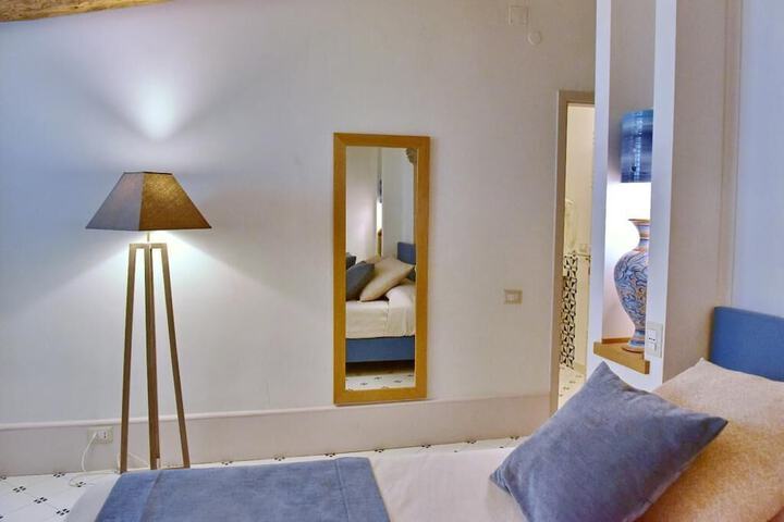 Room 10 of 64