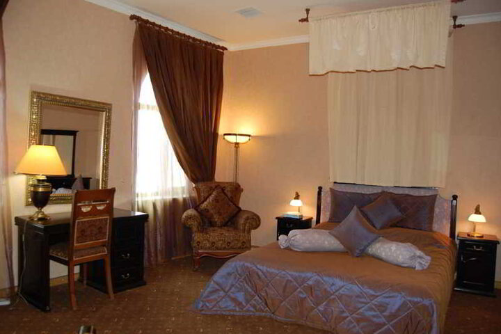 Room 3 of 6