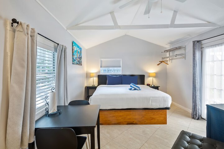 Room 6 of 62