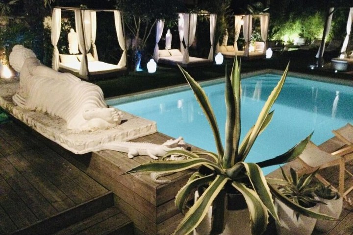 Pool 21 of 42