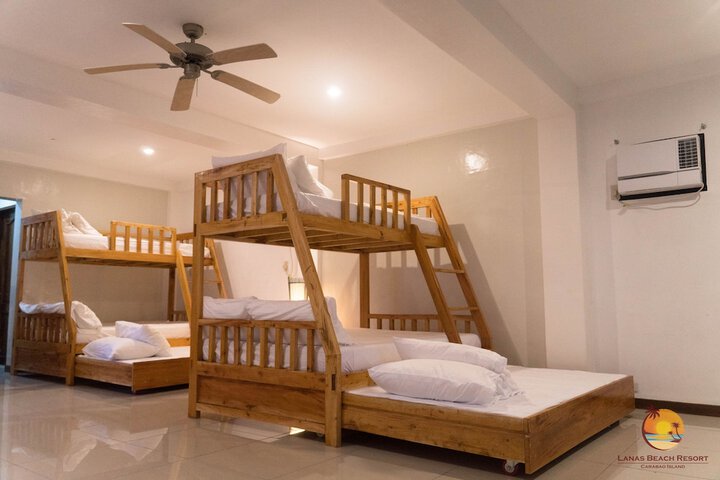 Room 4 of 65