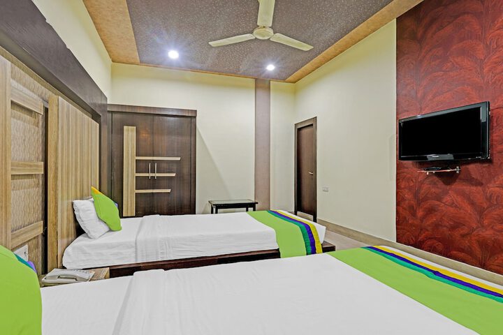 Room 21 of 32