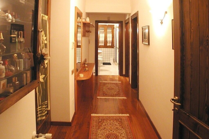 Room 15 of 143
