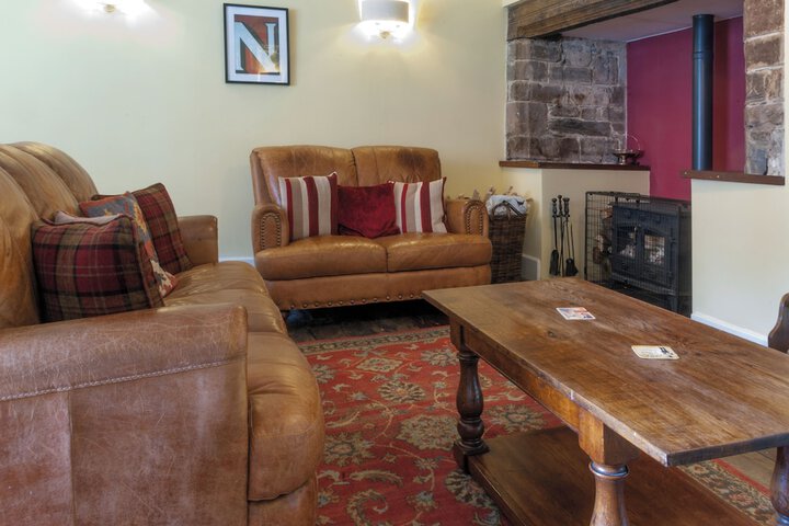 Lounge 43 of 45