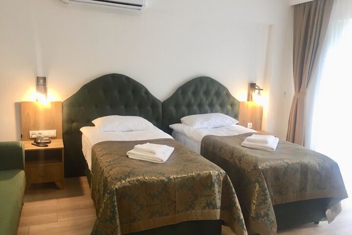 Room 3 of 9