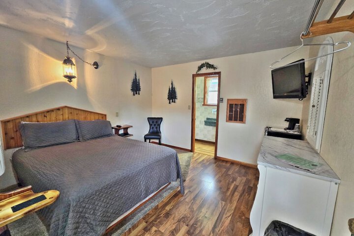 Room 62 of 183