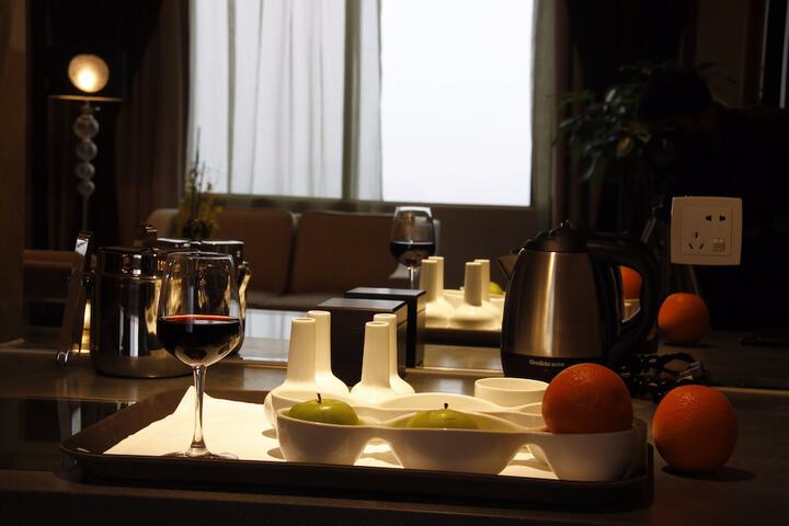 Lounge 41 of 56