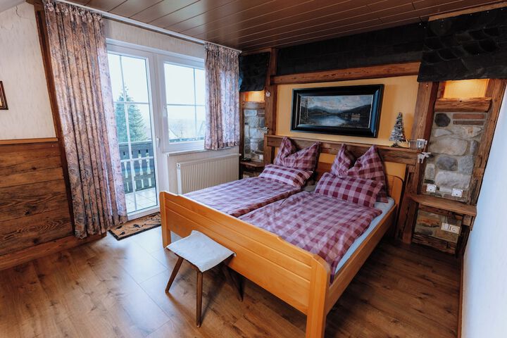Room 2 of 36
