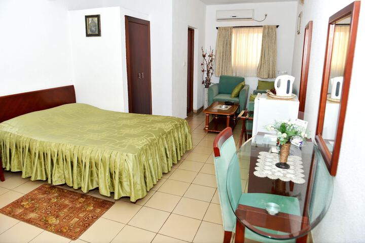 Room 5 of 25