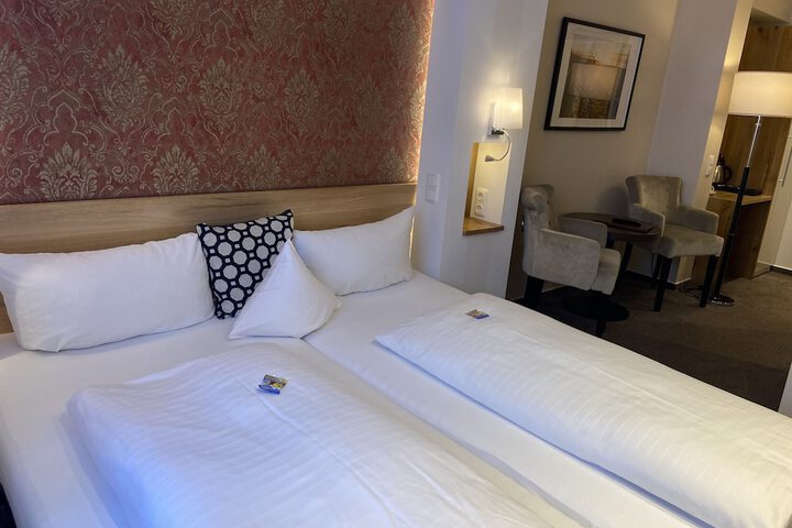 Room 10 of 70