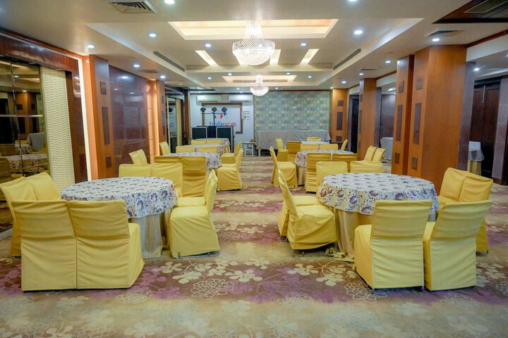 Ballroom/Hall 258 of 288