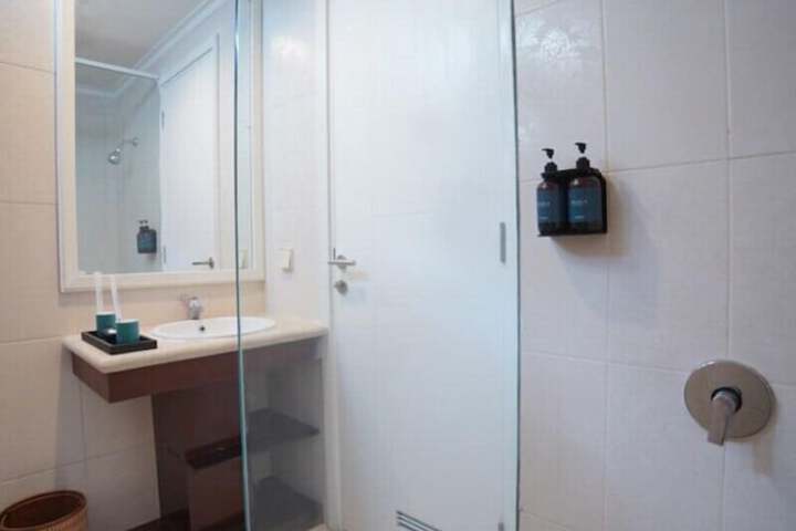 Room 20 of 33