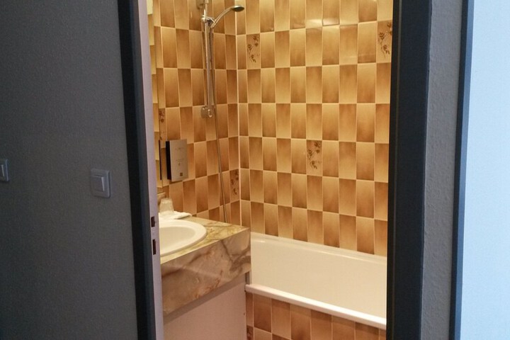 Room 63 of 87