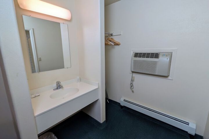 Room 46 of 84