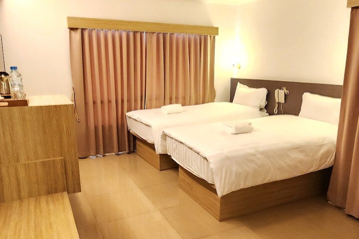 Room 9 of 78