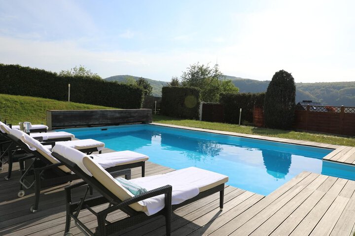 Pools & Facilities