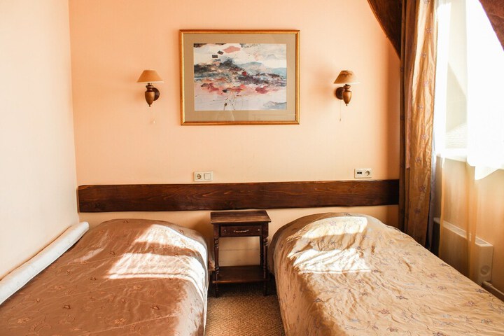 Room 4 of 46