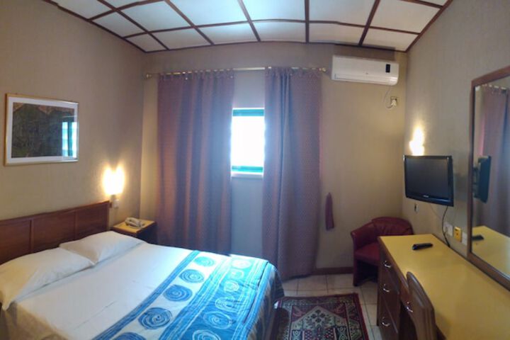 Room 6 of 51