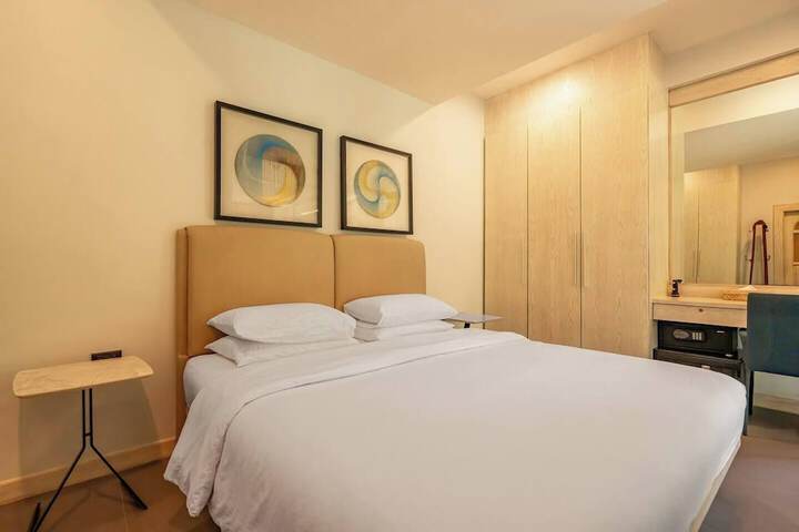 Room 3 of 138