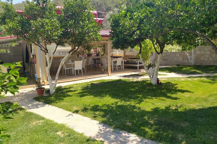 Hotel Exterior 97 of 107