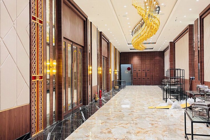 Ballroom/Hall 39 of 46