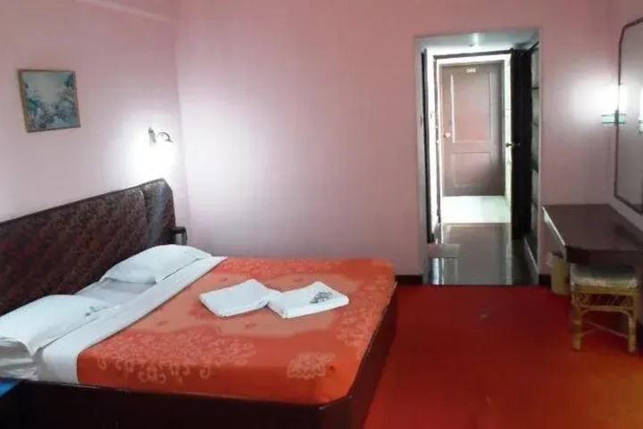 Room 3 of 10