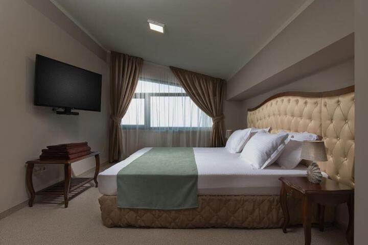 Room 9 of 38