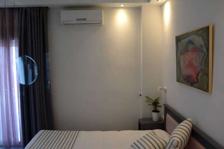 Room 6 of 40