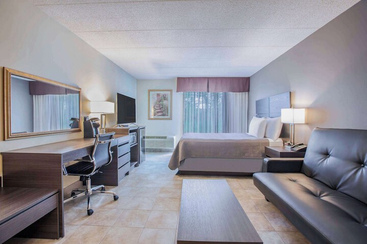 Room 17 of 48