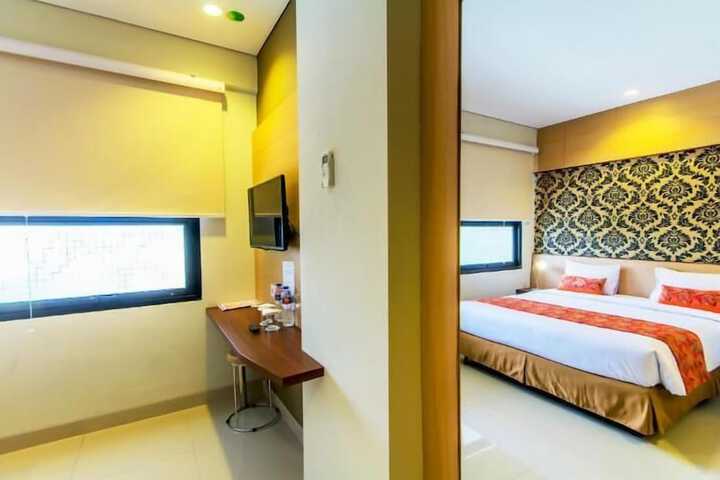 Room 6 of 28