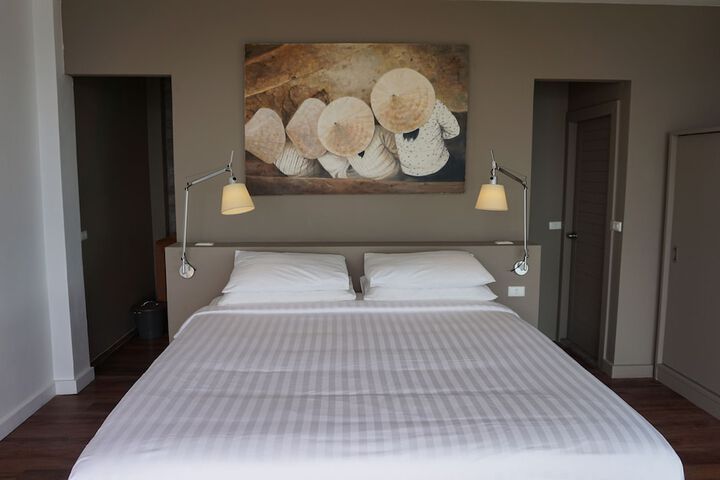 Room 12 of 73