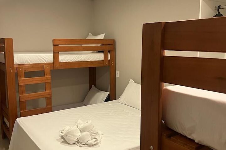 Room 17 of 102