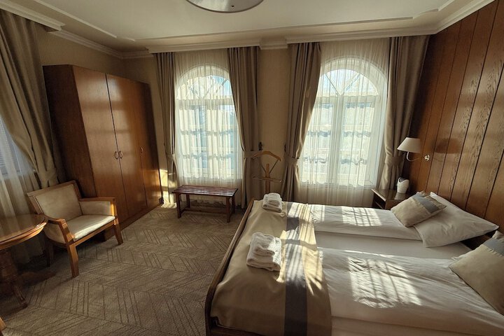 Room 35 of 83