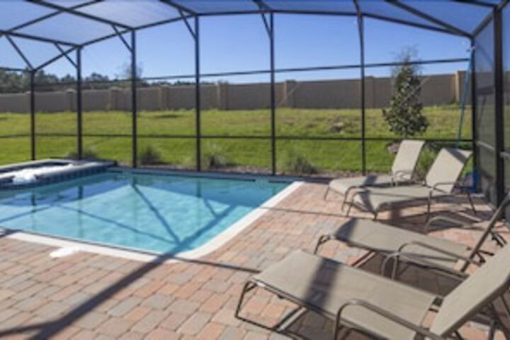 Pool 22 of 35