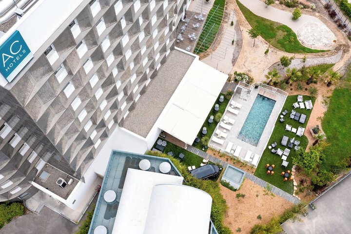 Hotel View 98 of 102