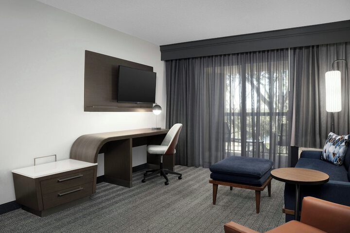 Room 16 of 34