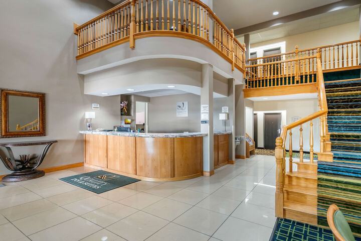 Entrance & Lobby
