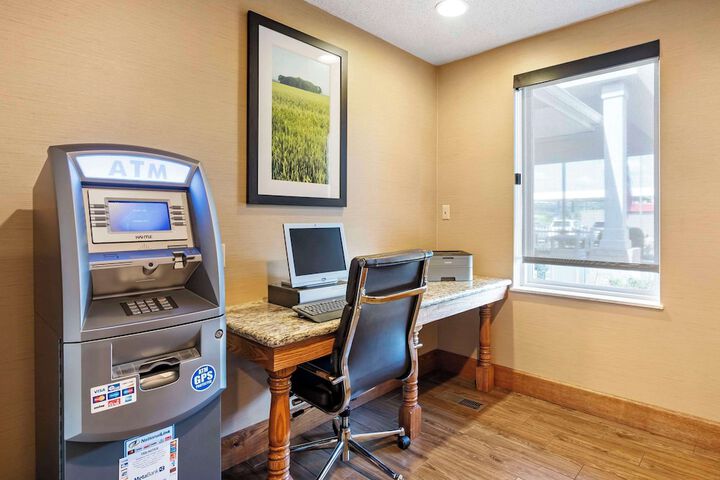 Business Center 34 of 36
