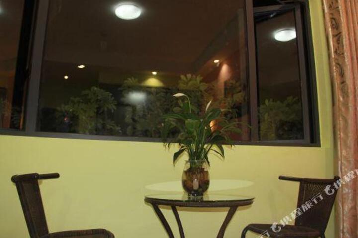 Yangshuo Yiju Inn (Qiangu Scenery Area Branch)