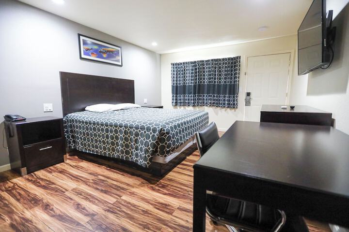 Room 10 of 22