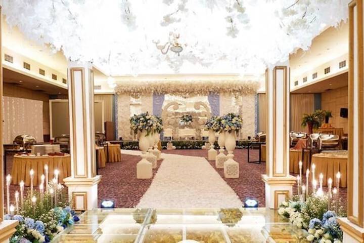 Banquet hall