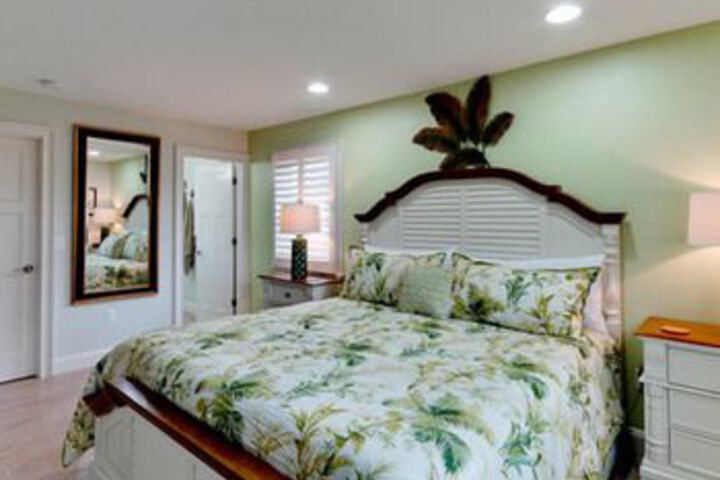 Room 11 of 24
