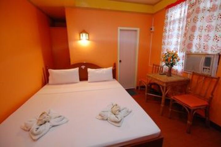 Room 5 of 14