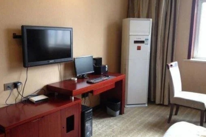 Room 6 of 11