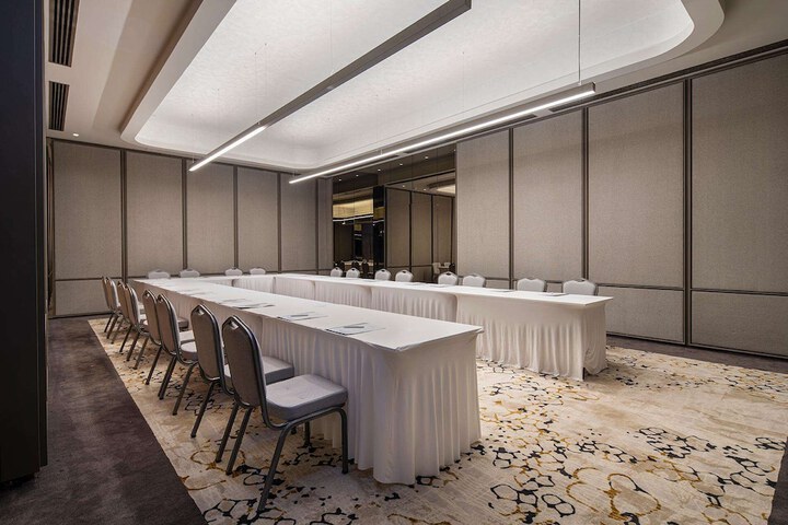 Business Center 173 of 217