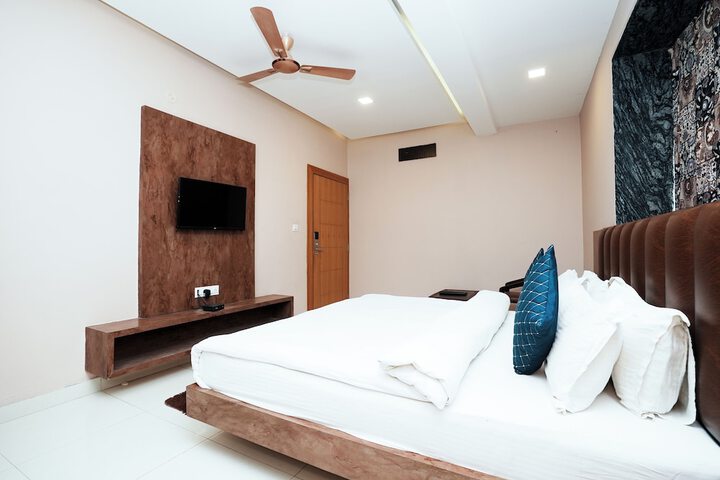 Room 10 of 53