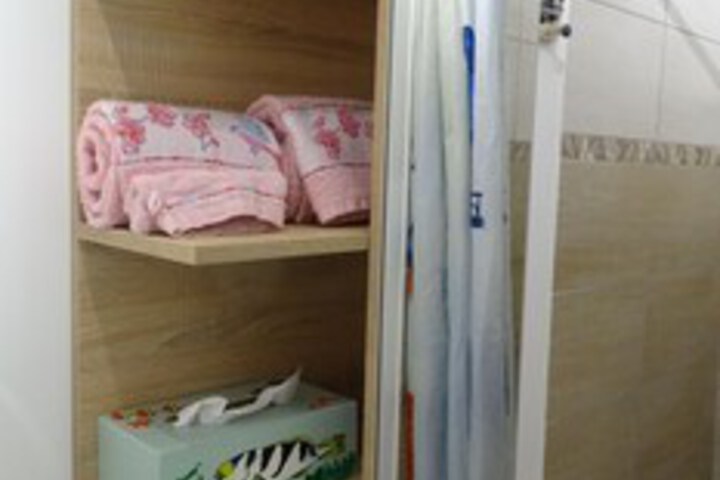 Room 4 of 81