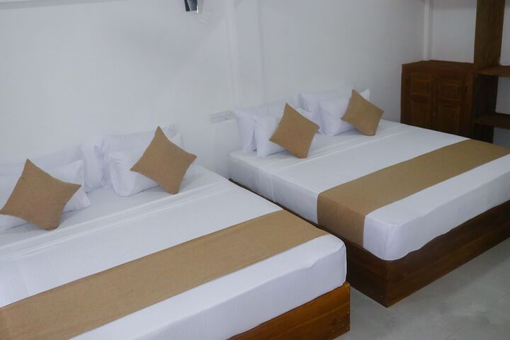 Room 4 of 40