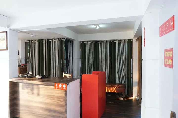 Room 8 of 11