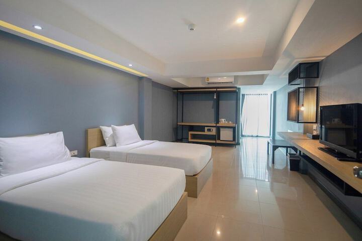 Room 18 of 28